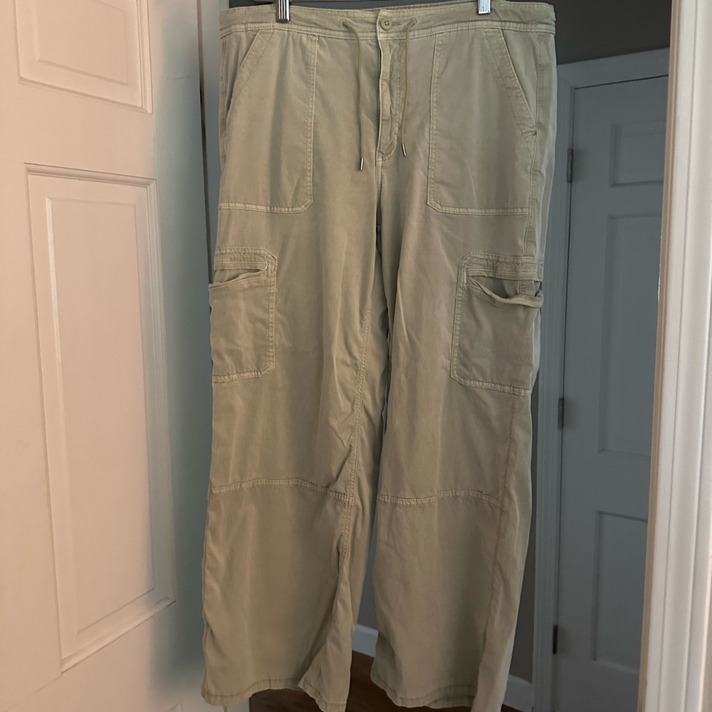 American Eagle Green Cargo Pants